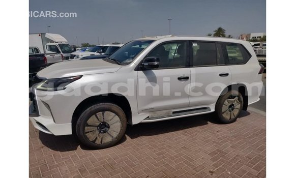 اشتري Imported Lexus LX أبيض سيارة في Import - Dubai في الصومال اشتري Imported Lexus LX أبيض سيارة في Import - Dubai في الصومال