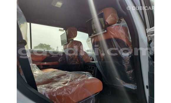 اشتري Imported Lexus LX أبيض سيارة في Import - Dubai في الصومال اشتري Imported Lexus LX أبيض سيارة في Import - Dubai في الصومال