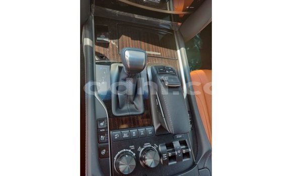 اشتري Imported Lexus LX أبيض سيارة في Import - Dubai في الصومال اشتري Imported Lexus LX أبيض سيارة في Import - Dubai في الصومال