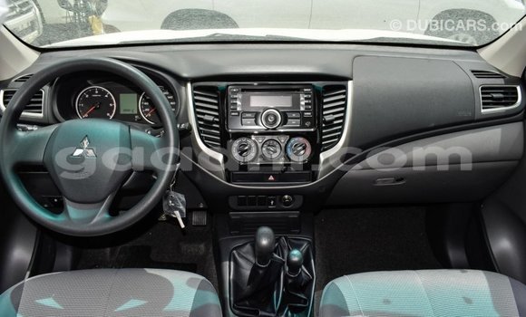 Imported Mitsubishi L200 Other Makiinaa iti Import - Dubai keessatti Somalia keessatti Imported Mitsubishi L200 Other Makiinaa iti Import - Dubai keessatti Somalia keessatti