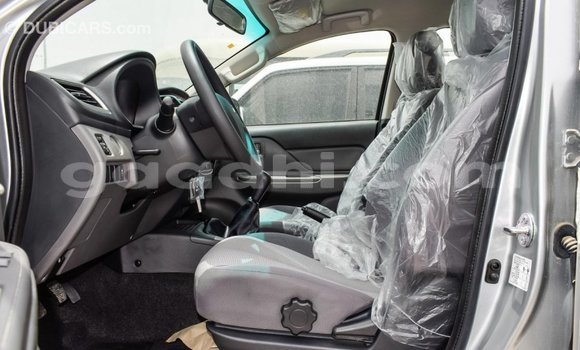 Imported Mitsubishi L200 Other Makiinaa iti Import - Dubai keessatti Somalia keessatti Imported Mitsubishi L200 Other Makiinaa iti Import - Dubai keessatti Somalia keessatti