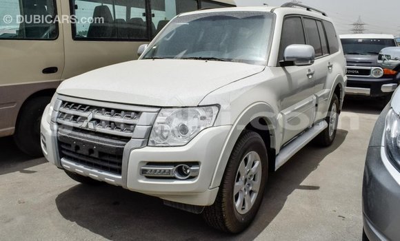 اشتري Imported Mitsubishi Pajero أبيض سيارة في Import - Dubai في الصومال اشتري Imported Mitsubishi Pajero أبيض سيارة في Import - Dubai في الصومال