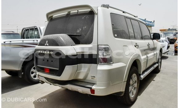 اشتري Imported Mitsubishi Pajero أبيض سيارة في Import - Dubai في الصومال اشتري Imported Mitsubishi Pajero أبيض سيارة في Import - Dubai في الصومال