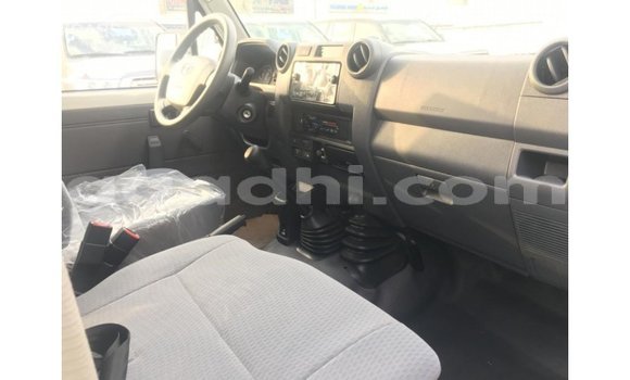 Nunua Imported Toyota Land Cruiser Nyeupe Gari ndani ya Import - Dubai nchini Somalia Nunua Imported Toyota Land Cruiser Nyeupe Gari ndani ya Import - Dubai nchini Somalia