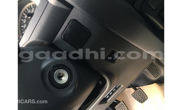 Nunua Imported Toyota Land Cruiser Nyeupe Gari ndani ya Import - Dubai nchini Somalia Nunua Imported Toyota Land Cruiser Nyeupe Gari ndani ya Import - Dubai nchini Somalia