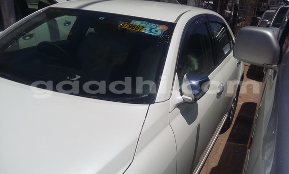 Nunua Ilio tumika Toyota 4Runner Nyeupe Gari ndani ya Mogadishu nchini Somalia Nunua Ilio tumika Toyota 4Runner Nyeupe Gari ndani ya Mogadishu nchini Somalia