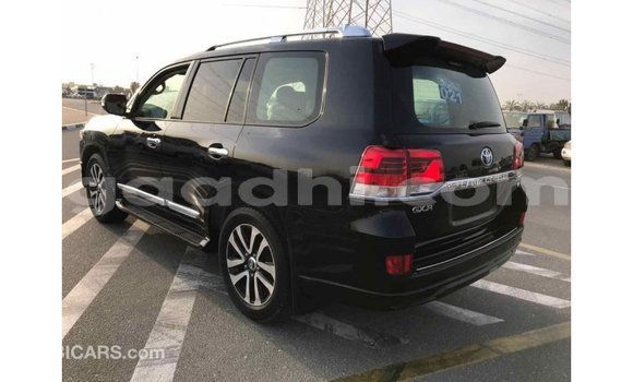 اشتري Imported Toyota Land Cruiser أسود سيارة في Import - Dubai في الصومال اشتري Imported Toyota Land Cruiser أسود سيارة في Import - Dubai في الصومال