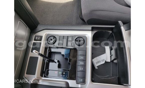 اشتري Imported Toyota Land Cruiser أسود سيارة في Import - Dubai في الصومال اشتري Imported Toyota Land Cruiser أسود سيارة في Import - Dubai في الصومال