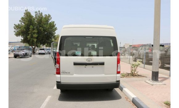 Buy Import Toyota Hiace White Car in Import - Dubai in Somalia Buy Import Toyota Hiace White Car in Import - Dubai in Somalia