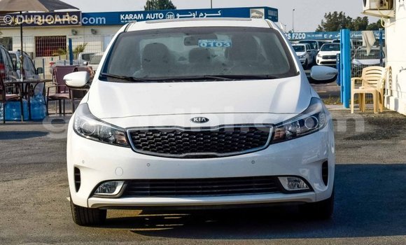 Acheter Import Voiture Kia Cerato Blanc à Import - Dubai, Somalie Acheter Import Voiture Kia Cerato Blanc à Import - Dubai, Somalie