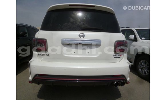 Acheter Import Voiture Nissan Patrol Blanc à Import - Dubai, Somalie Acheter Import Voiture Nissan Patrol Blanc à Import - Dubai, Somalie