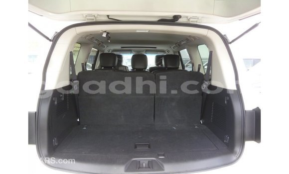 Acheter Import Voiture Nissan Patrol Blanc à Import - Dubai, Somalie Acheter Import Voiture Nissan Patrol Blanc à Import - Dubai, Somalie