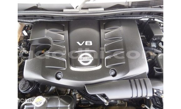 Acheter Import Voiture Nissan Patrol Blanc à Import - Dubai, Somalie Acheter Import Voiture Nissan Patrol Blanc à Import - Dubai, Somalie