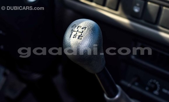 Acheter Import Voiture Toyota Coaster Blanc à Import - Dubai, Somalie Acheter Import Voiture Toyota Coaster Blanc à Import - Dubai, Somalie