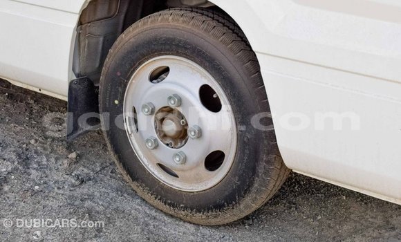 Acheter Import Voiture Toyota Coaster Blanc à Import - Dubai, Somalie Acheter Import Voiture Toyota Coaster Blanc à Import - Dubai, Somalie