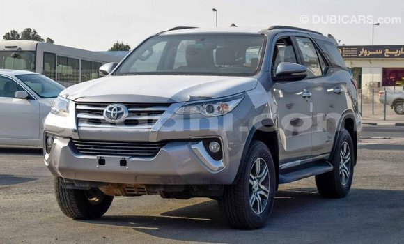 Acheter Import Voiture Toyota Fortuner Autre à Import - Dubai, Somalie Acheter Import Voiture Toyota Fortuner Autre à Import - Dubai, Somalie