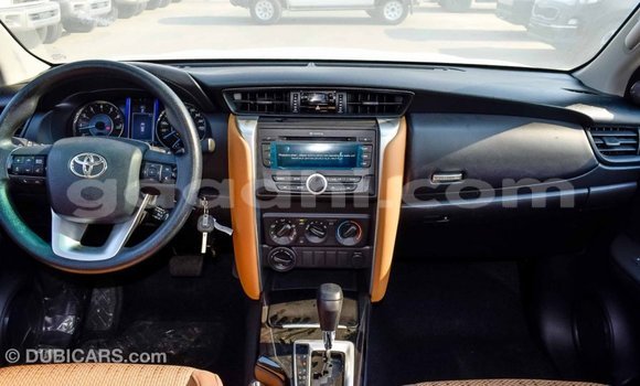 Acheter Import Voiture Toyota Fortuner Autre à Import - Dubai, Somalie Acheter Import Voiture Toyota Fortuner Autre à Import - Dubai, Somalie