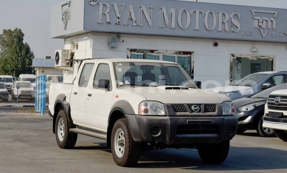 Imported Nissan NP 300 White Makiinaa iti Import - Dubai keessatti Somalia keessatti Imported Nissan NP 300 White Makiinaa iti Import - Dubai keessatti Somalia keessatti