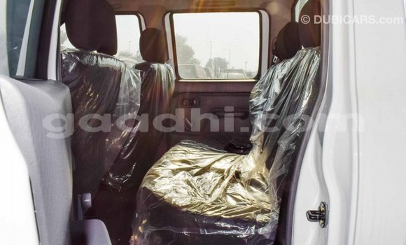 Imported Nissan NP 300 White Makiinaa iti Import - Dubai keessatti Somalia keessatti Imported Nissan NP 300 White Makiinaa iti Import - Dubai keessatti Somalia keessatti