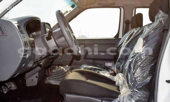 Imported Nissan NP 300 White Makiinaa iti Import - Dubai keessatti Somalia keessatti Imported Nissan NP 300 White Makiinaa iti Import - Dubai keessatti Somalia keessatti