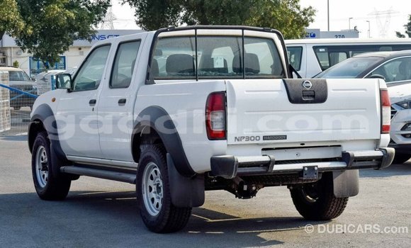 Imported Nissan NP 300 White Makiinaa iti Import - Dubai keessatti Somalia keessatti Imported Nissan NP 300 White Makiinaa iti Import - Dubai keessatti Somalia keessatti