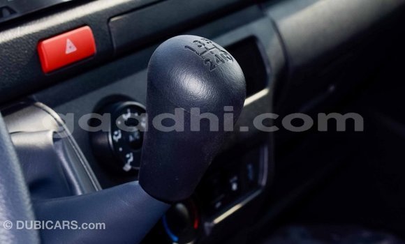 اشتري Imported Toyota Hiace أبيض سيارة في Import - Dubai في الصومال اشتري Imported Toyota Hiace أبيض سيارة في Import - Dubai في الصومال