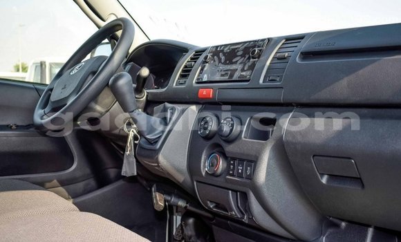 اشتري Imported Toyota Hiace أبيض سيارة في Import - Dubai في الصومال اشتري Imported Toyota Hiace أبيض سيارة في Import - Dubai في الصومال