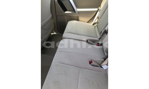 Imported Toyota Prado White Makiinaa iti Import - Dubai keessatti Somalia keessatti Imported Toyota Prado White Makiinaa iti Import - Dubai keessatti Somalia keessatti