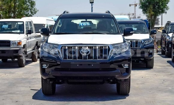 Nunua Mpya Toyota Land Cruiser Prado Nyeusi Gari ndani ya Import - Dubai nchini Somalia Nunua Mpya Toyota Land Cruiser Prado Nyeusi Gari ndani ya Import - Dubai nchini Somalia