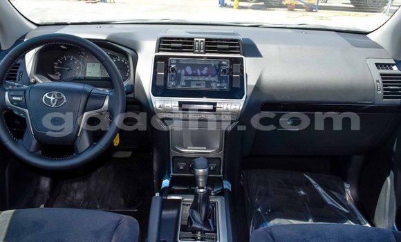 Nunua Mpya Toyota Land Cruiser Prado Nyeusi Gari ndani ya Import - Dubai nchini Somalia Nunua Mpya Toyota Land Cruiser Prado Nyeusi Gari ndani ya Import - Dubai nchini Somalia
