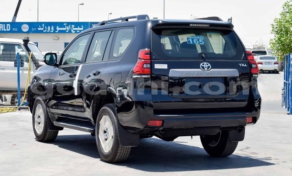Nunua Mpya Toyota Land Cruiser Prado Nyeusi Gari ndani ya Import - Dubai nchini Somalia Nunua Mpya Toyota Land Cruiser Prado Nyeusi Gari ndani ya Import - Dubai nchini Somalia