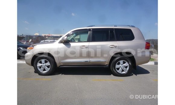 ይግዙ Imported Toyota Land Cruiser ሌላ መኪና በ Import - Dubai በ ሶማሊያ ይግዙ Imported Toyota Land Cruiser ሌላ መኪና በ Import - Dubai በ ሶማሊያ