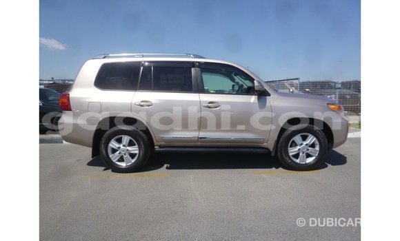 ይግዙ Imported Toyota Land Cruiser ሌላ መኪና በ Import - Dubai በ ሶማሊያ ይግዙ Imported Toyota Land Cruiser ሌላ መኪና በ Import - Dubai በ ሶማሊያ