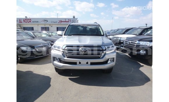 ይግዙ Imported Toyota Land Cruiser ሌላ መኪና በ Import - Dubai በ ሶማሊያ ይግዙ Imported Toyota Land Cruiser ሌላ መኪና በ Import - Dubai በ ሶማሊያ