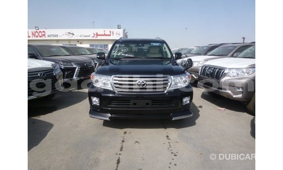 Acheter Import Voiture Toyota Land Cruiser Noir à Import - Dubai, Somalie Acheter Import Voiture Toyota Land Cruiser Noir à Import - Dubai, Somalie