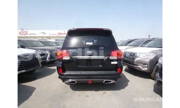 Acheter Import Voiture Toyota Land Cruiser Noir à Import - Dubai, Somalie Acheter Import Voiture Toyota Land Cruiser Noir à Import - Dubai, Somalie