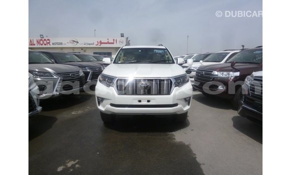 Acheter Import Voiture Toyota Prado Blanc à Import - Dubai, Somalie Acheter Import Voiture Toyota Prado Blanc à Import - Dubai, Somalie