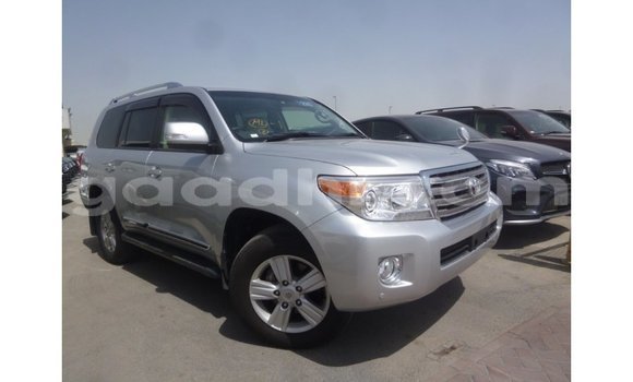 ይግዙ Imported Toyota Land Cruiser ሌላ መኪና በ Import - Dubai በ ሶማሊያ ይግዙ Imported Toyota Land Cruiser ሌላ መኪና በ Import - Dubai በ ሶማሊያ