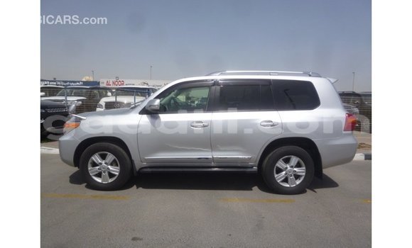ይግዙ Imported Toyota Land Cruiser ሌላ መኪና በ Import - Dubai በ ሶማሊያ ይግዙ Imported Toyota Land Cruiser ሌላ መኪና በ Import - Dubai በ ሶማሊያ