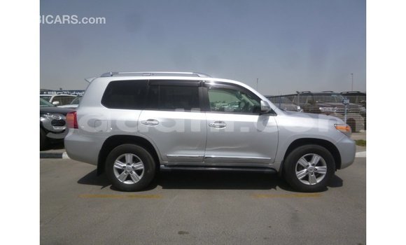 ይግዙ Imported Toyota Land Cruiser ሌላ መኪና በ Import - Dubai በ ሶማሊያ ይግዙ Imported Toyota Land Cruiser ሌላ መኪና በ Import - Dubai በ ሶማሊያ
