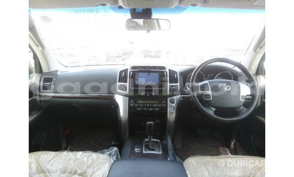 ይግዙ Imported Toyota Land Cruiser ሌላ መኪና በ Import - Dubai በ ሶማሊያ ይግዙ Imported Toyota Land Cruiser ሌላ መኪና በ Import - Dubai በ ሶማሊያ