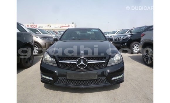 Acheter Import Voiture Mercedes-Benz 190 Noir à Import - Dubai, Somalie Acheter Import Voiture Mercedes-Benz 190 Noir à Import - Dubai, Somalie