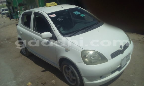 Acheter Neuf Voiture Toyota Vitz Blanc à Hargeysa, Somaliland Acheter Neuf Voiture Toyota Vitz Blanc à Hargeysa, Somaliland