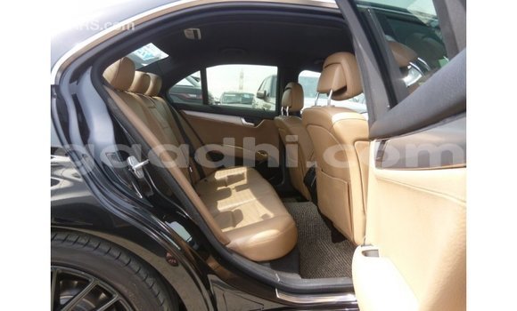 Acheter Import Voiture Mercedes-Benz 190 Noir à Import - Dubai, Somalie Acheter Import Voiture Mercedes-Benz 190 Noir à Import - Dubai, Somalie