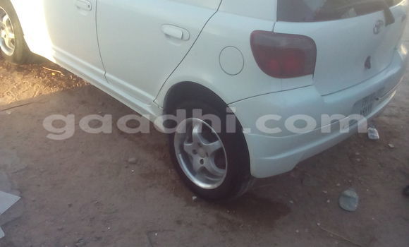 Acheter Neuf Voiture Toyota Vitz Blanc à Hargeysa, Somaliland Acheter Neuf Voiture Toyota Vitz Blanc à Hargeysa, Somaliland