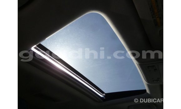 Acheter Import Voiture Toyota Land Cruiser Blanc à Import - Dubai, Somalie Acheter Import Voiture Toyota Land Cruiser Blanc à Import - Dubai, Somalie