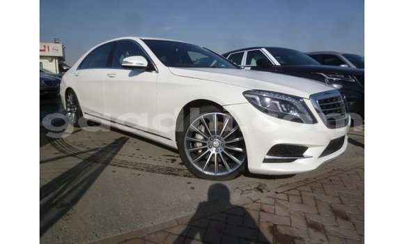 Buy Import Mercedes-Benz 190 White Car in Import - Dubai in Somalia