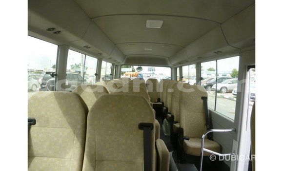 Acheter Import Voiture Toyota Coaster Blanc à Import - Dubai, Somalie Acheter Import Voiture Toyota Coaster Blanc à Import - Dubai, Somalie