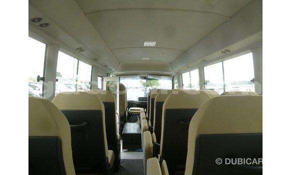 Acheter Import Voiture Toyota Coaster Blanc à Import - Dubai, Somalie Acheter Import Voiture Toyota Coaster Blanc à Import - Dubai, Somalie