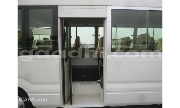 Acheter Import Voiture Toyota Coaster Blanc à Import - Dubai, Somalie Acheter Import Voiture Toyota Coaster Blanc à Import - Dubai, Somalie